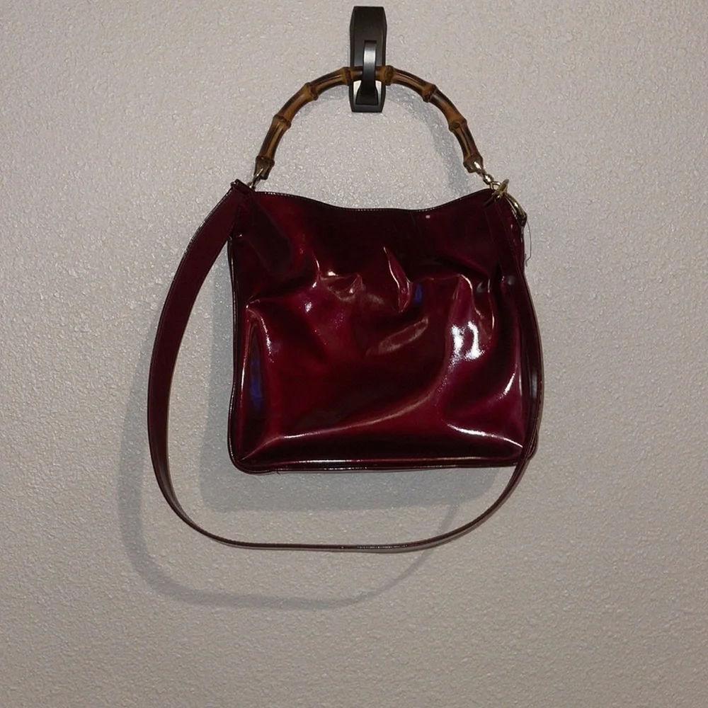 GUCCI BAMBOO HANDBAG WITH DETACHABLE CROSSBODY STRAP PATENT RED LEATHER​​​​ - Picture 5 of 16